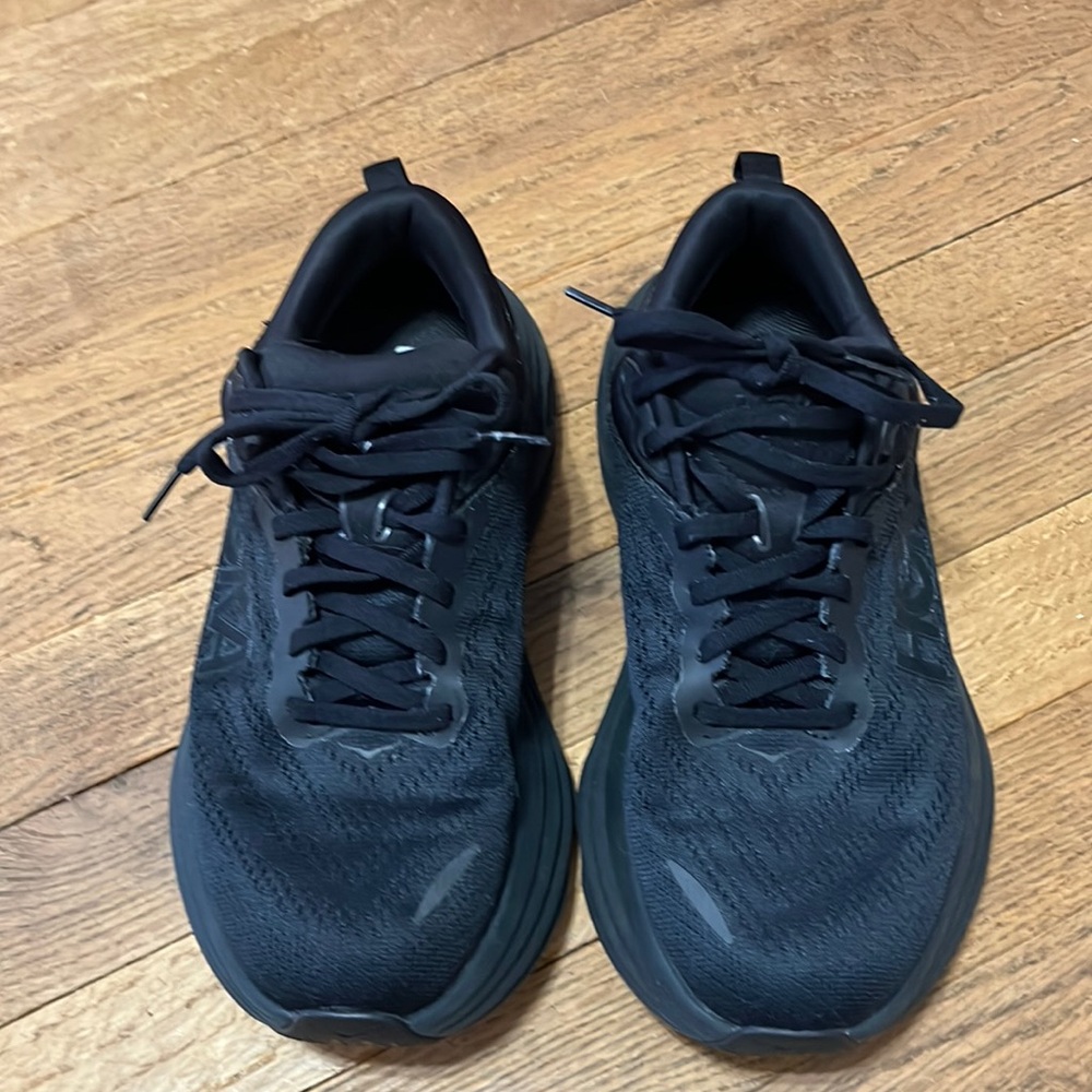 Black Hoka athletic shoe Bondi 8